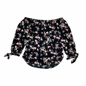 Off-Shoulder Tops Size s-m